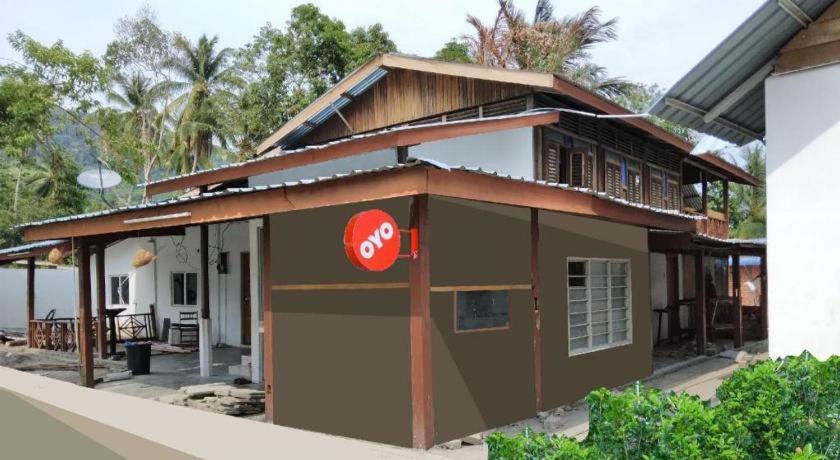 Oyo 90176 D'Cruz Sunrise Villa Pantai Cenang  Exterior photo