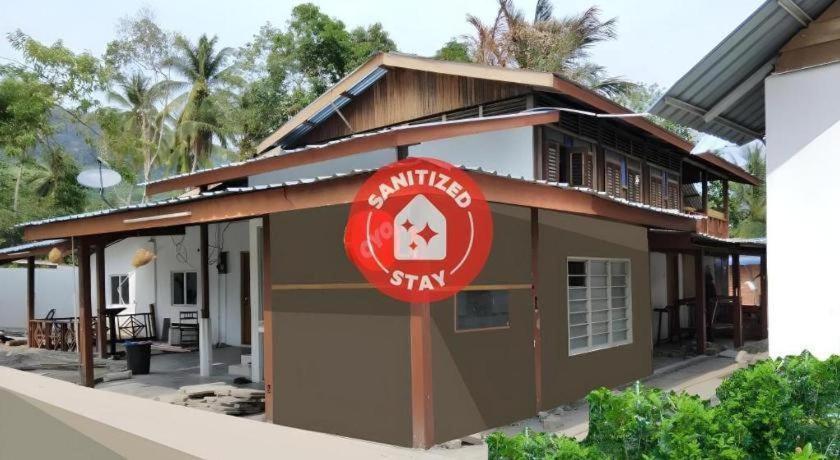 Oyo 90176 D'Cruz Sunrise Villa Pantai Cenang  Exterior photo